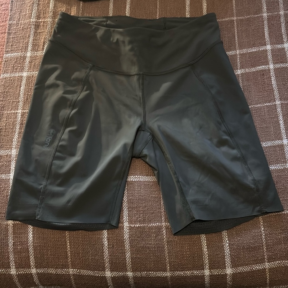 Janji Women's Athletic Shorts - Dark Gray